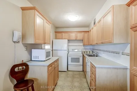 240 Scarlett Road Toronto ON M6N 4X4