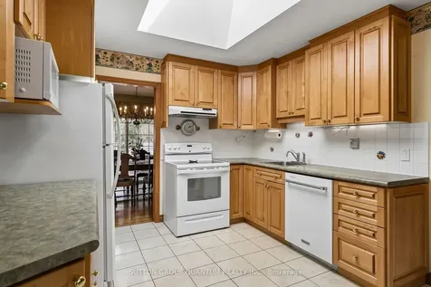 1431 Queen Victoria Avenue Mississauga ON L5H 3H2