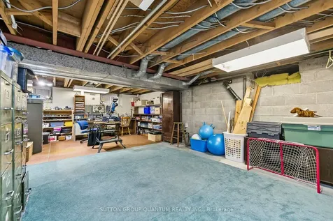 1431 Queen Victoria Avenue Mississauga ON L5H 3H2