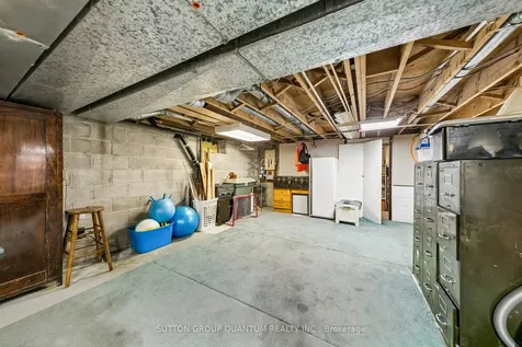 1431 Queen Victoria Avenue Mississauga ON L5H 3H2