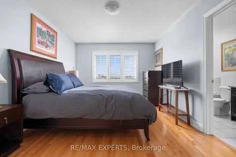 21 Ypres Road Toronto ON M6M 1N9