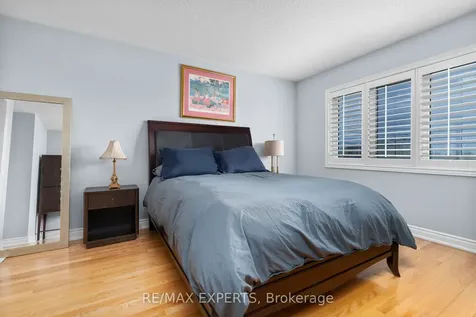 21 Ypres Road Toronto ON M6M 1N9