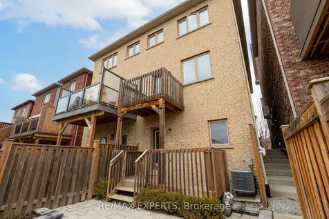 21 Ypres Road Toronto ON M6M 1N9