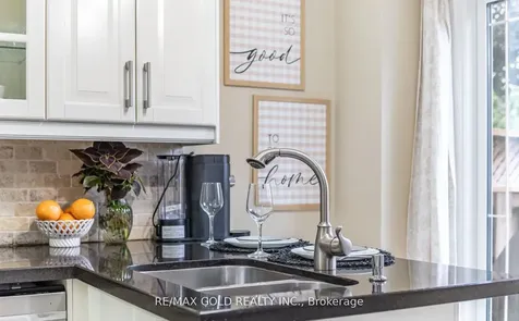 26 Flemington Drive Caledon ON L7C 1B5