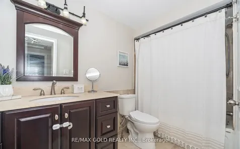 26 Flemington Drive Caledon ON L7C 1B5