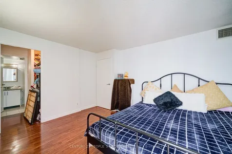 25 Trailwood Drive Mississauga ON L4Z 3K9