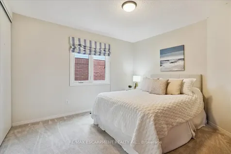 105 River Glen Boulevard Oakville ON L6H 5Z5