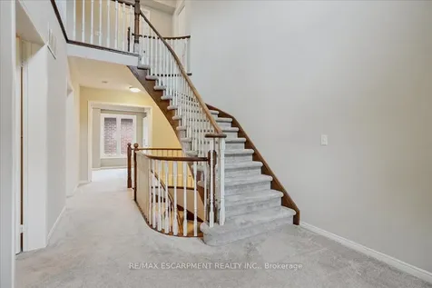 105 River Glen Boulevard Oakville ON L6H 5Z5