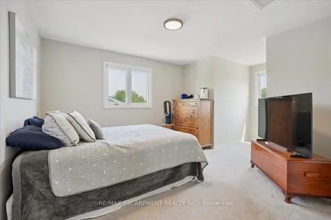 105 River Glen Boulevard Oakville ON L6H 5Z5