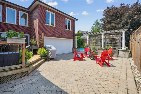 105 River Glen Boulevard Oakville ON L6H 5Z5