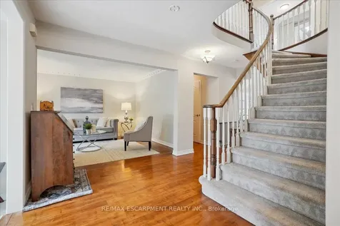 105 River Glen Boulevard Oakville ON L6H 5Z5
