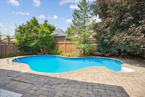 105 River Glen Boulevard Oakville ON L6H 5Z5