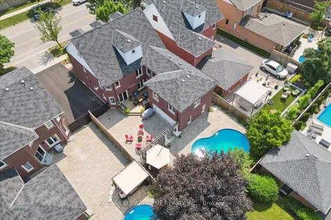 105 River Glen Boulevard Oakville ON L6H 5Z5