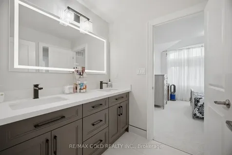 43 Decorso Drive Brampton ON L6P 3Y3