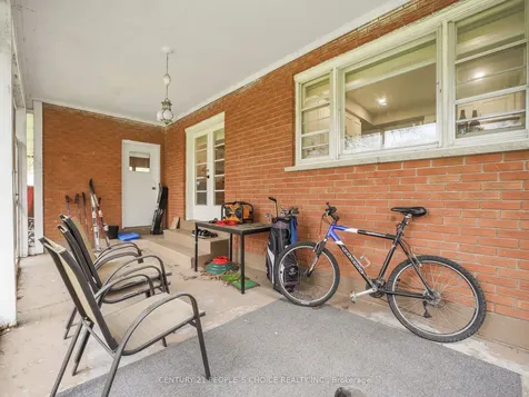 167 Blue Water Place Burlington ON L7L 2J3
