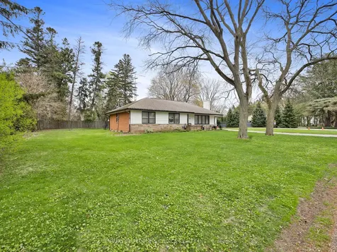167 Blue Water Place Burlington ON L7L 2J3