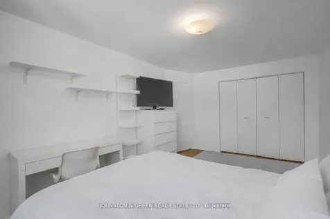 1732 Oberon Crescent Mississauga ON L4X 2K8
