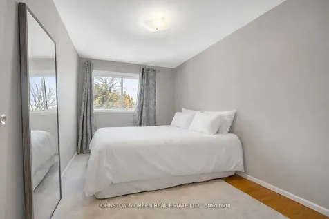 1732 Oberon Crescent Mississauga ON L4X 2K8