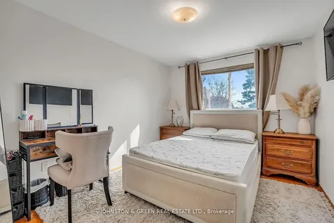 1732 Oberon Crescent Mississauga ON L4X 2K8