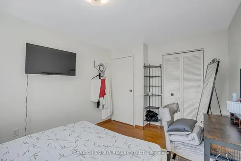 1732 Oberon Crescent Mississauga ON L4X 2K8