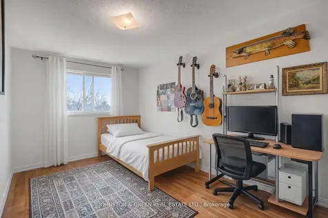 1732 Oberon Crescent Mississauga ON L4X 2K8