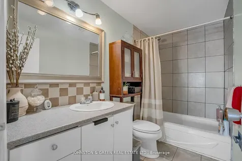 1732 Oberon Crescent Mississauga ON L4X 2K8