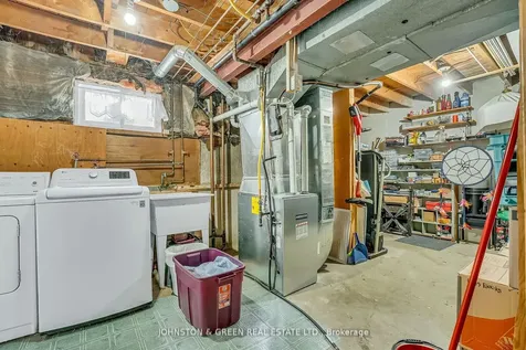1732 Oberon Crescent Mississauga ON L4X 2K8
