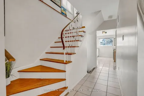 1732 Oberon Crescent Mississauga ON L4X 2K8