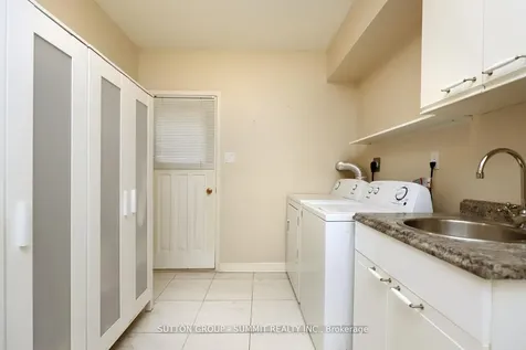 2654 Ambercroft Trail Mississauga ON L5M 4K1