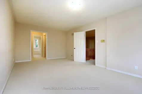 2654 Ambercroft Trail Mississauga ON L5M 4K1