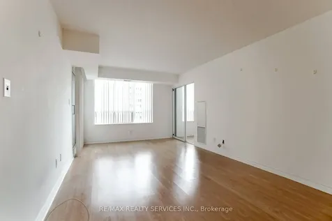 335 Rathburn Road W Mississauga ON L5B 0C8