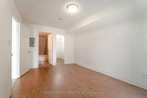 335 Rathburn Road W Mississauga ON L5B 0C8