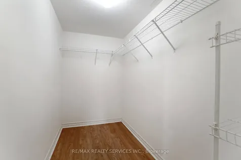 335 Rathburn Road W Mississauga ON L5B 0C8
