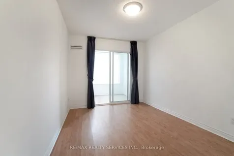 335 Rathburn Road W Mississauga ON L5B 0C8