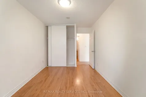 335 Rathburn Road W Mississauga ON L5B 0C8