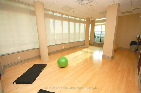 335 Rathburn Road W Mississauga ON L5B 0C8