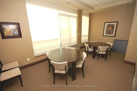 335 Rathburn Road W Mississauga ON L5B 0C8