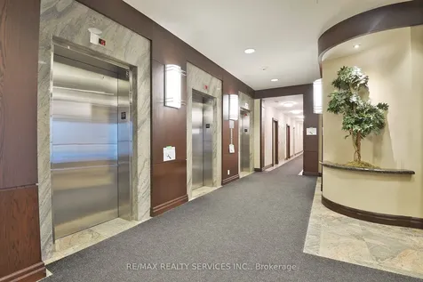 335 Rathburn Road W Mississauga ON L5B 0C8