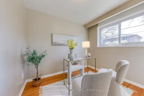270 Wellesworth Drive Toronto ON M9C 4S7