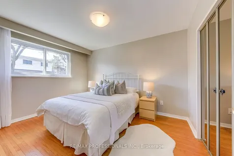 270 Wellesworth Drive Toronto ON M9C 4S7
