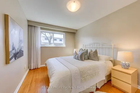 270 Wellesworth Drive Toronto ON M9C 4S7