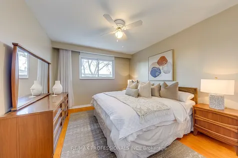 270 Wellesworth Drive Toronto ON M9C 4S7
