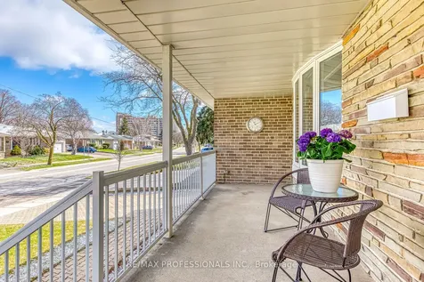 270 Wellesworth Drive Toronto ON M9C 4S7