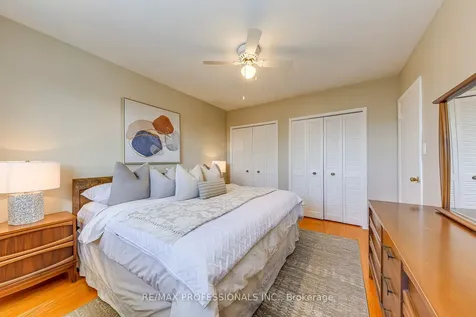 270 Wellesworth Drive Toronto ON M9C 4S7