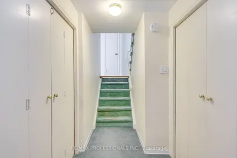 270 Wellesworth Drive Toronto ON M9C 4S7