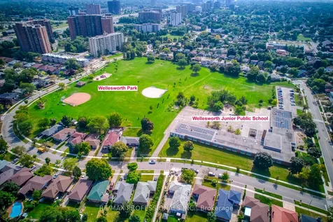270 Wellesworth Drive Toronto ON M9C 4S7