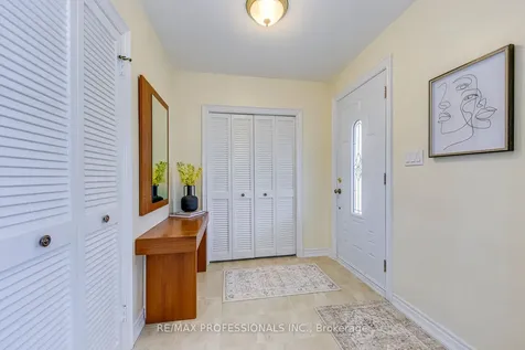 270 Wellesworth Drive Toronto ON M9C 4S7