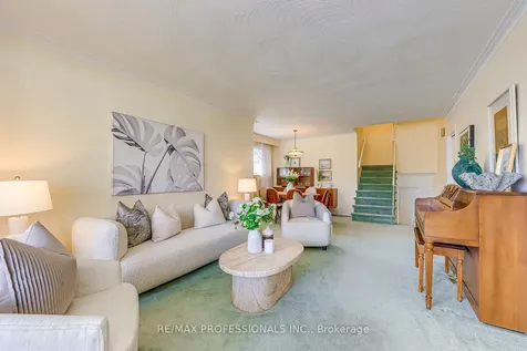 270 Wellesworth Drive Toronto ON M9C 4S7