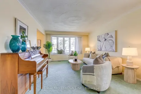 270 Wellesworth Drive Toronto ON M9C 4S7