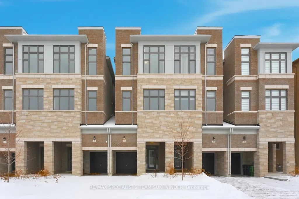 8 Tarmola Park Court Toronto ON M9L 0A6